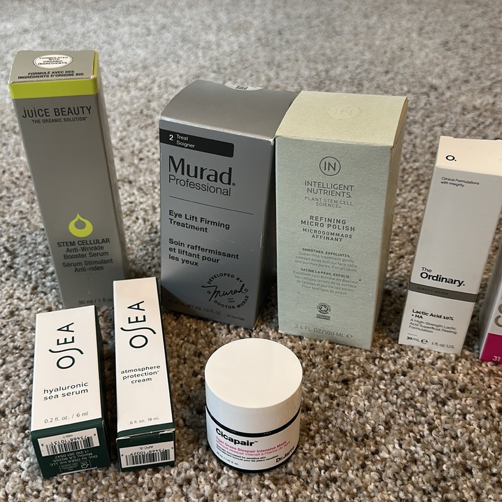 Brand Name Beauty Bundle - Unopened - Lot of 12 - Retail Value $300+ - Picture 3 of 3